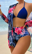 Conjunto de vestido de baño en triángulo con estampado tropical